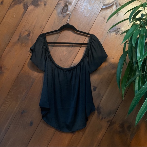 AEO Black Off-Shoulder Silky Top - Picture 3 of 6